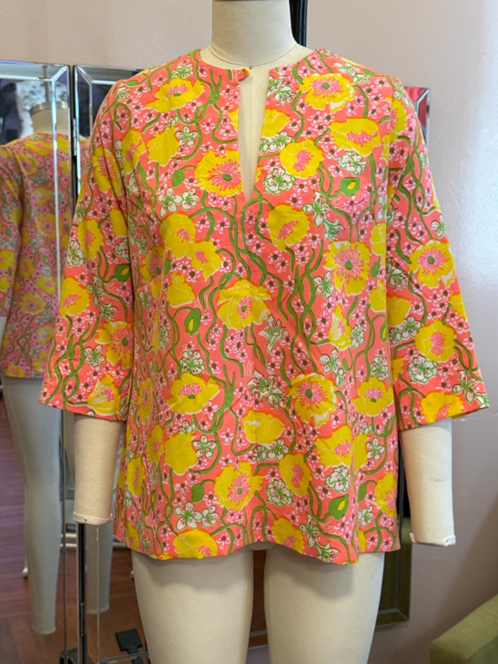 Vintage Lilly Pulitzer "The Lilly" 1970s Polyester Tunic Top Floral Pink Poppies